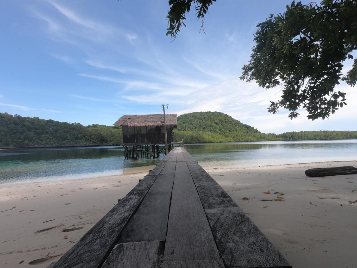 Meos Ambower Homestay Raja Ampat Fam Zewnętrze zdjęcie