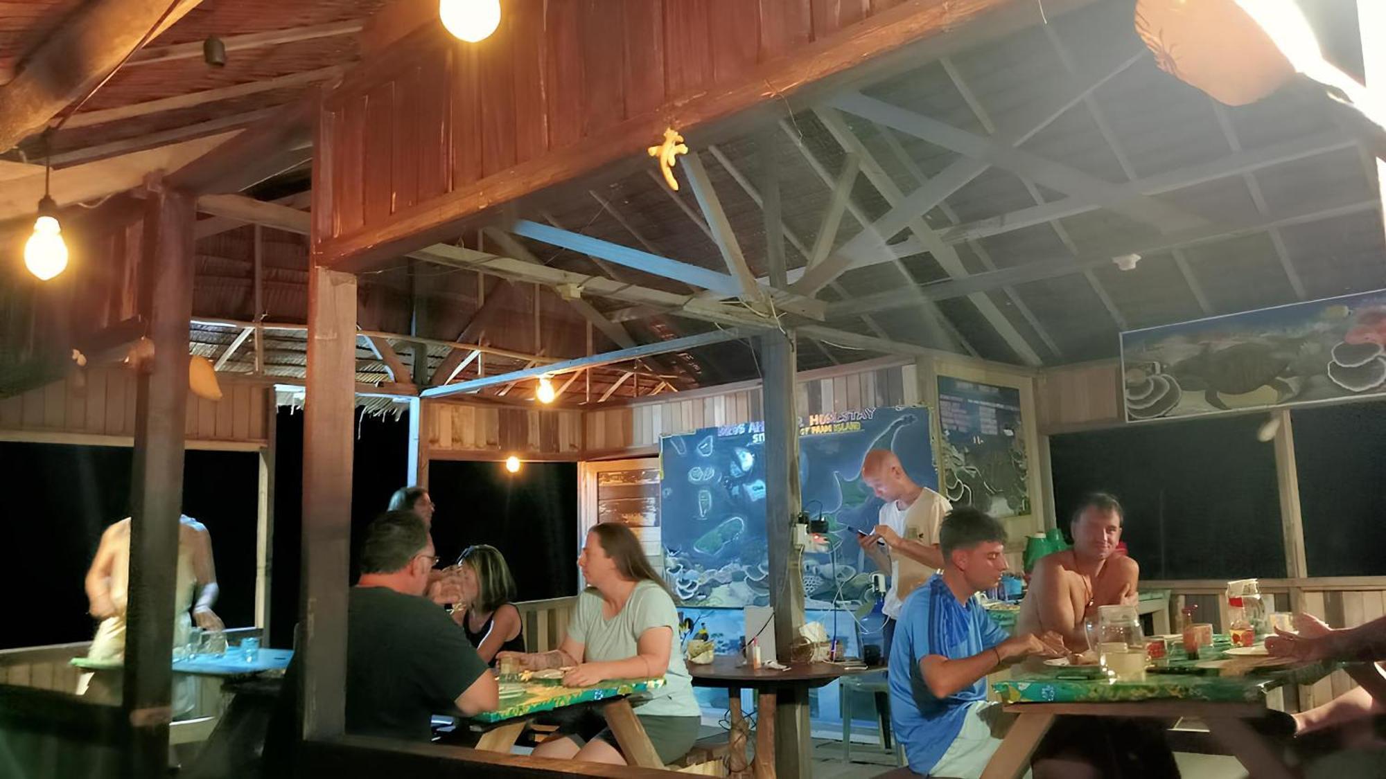 Meos Ambower Homestay Raja Ampat Fam Zewnętrze zdjęcie