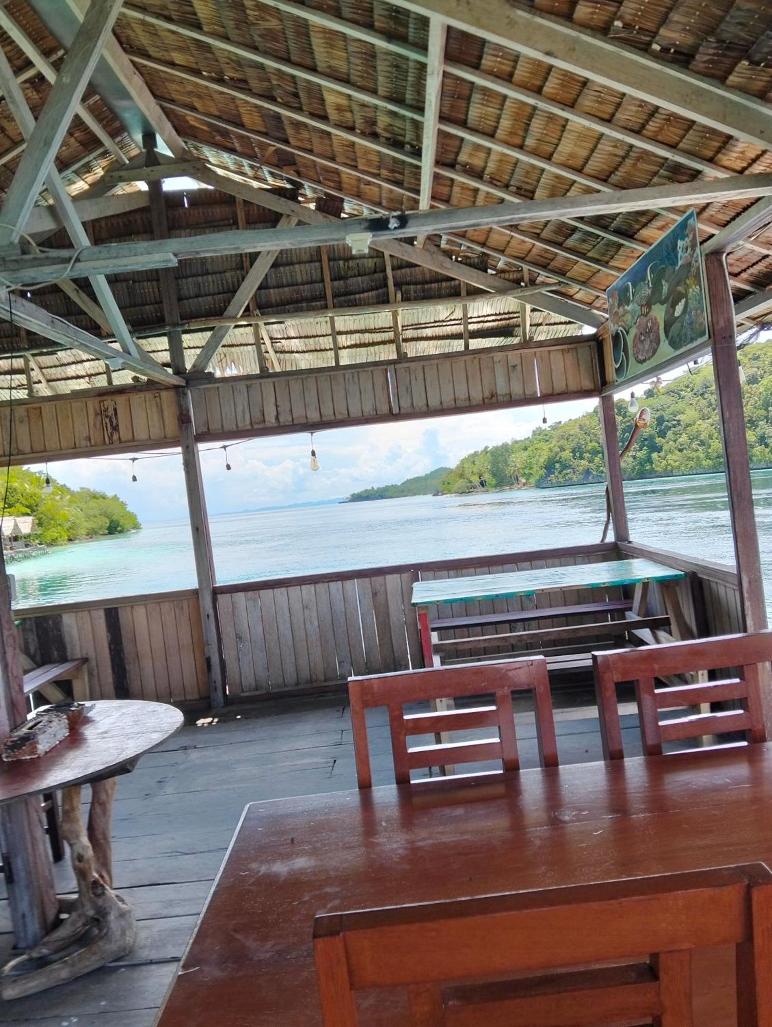 Meos Ambower Homestay Raja Ampat Fam Zewnętrze zdjęcie